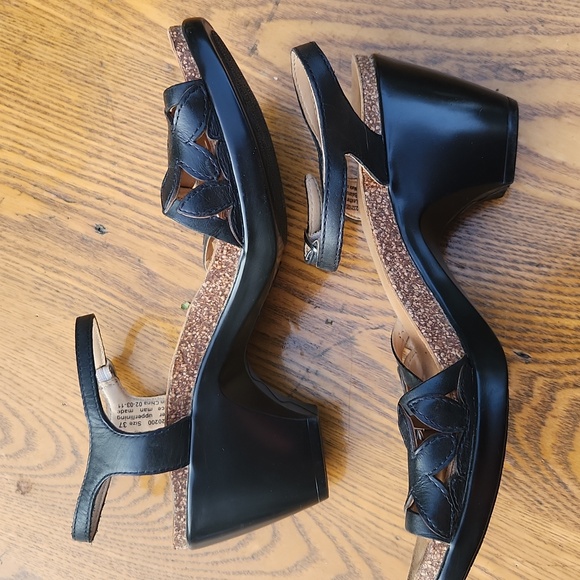 Dansko Coquette Leather Floral Design Black Summer Spring Sandles sz 37 - Picture 4 of 6